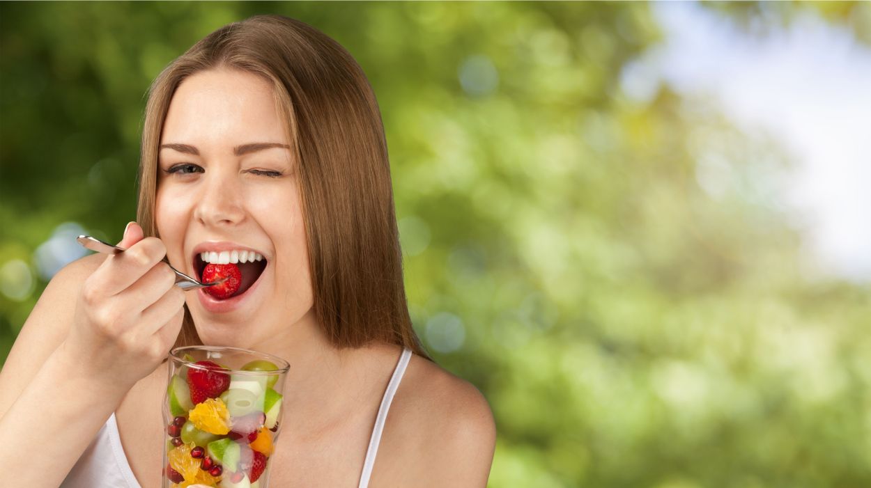 Mito: No debes comer fruta después de las comidas.