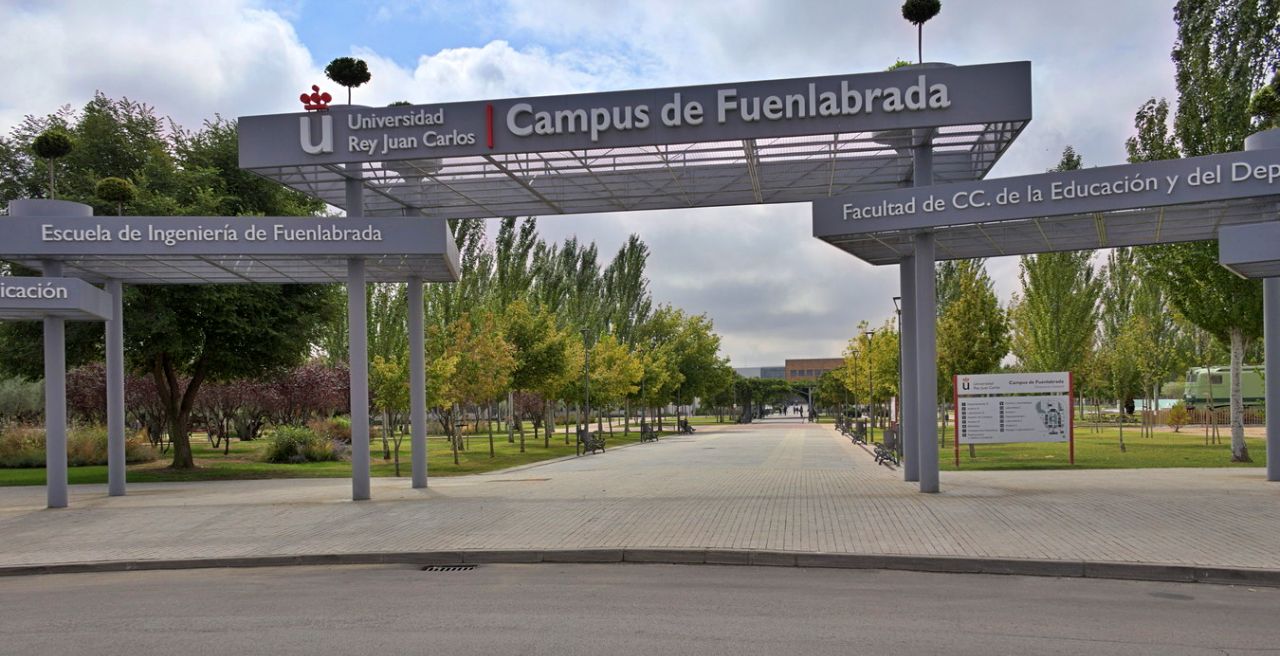 Entrada al campus de la URJC en Fuenlabrada