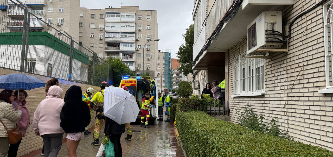 Ambulancia 112 lleva al trabajador herido al hospital el 12 de octubre | Fuenlabrada Noticias